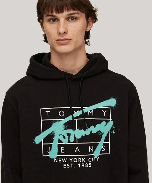TOMMY JEANS トレーナー スウェット レギュラースプレー TOMMY JEANS トレーナー スウェット レギュラースプレー