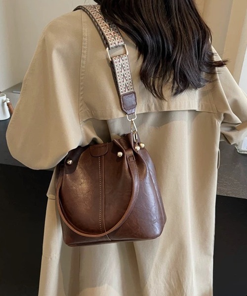 pumpkin port ショルダーバッグ バッグ 柄ベルト ゴールドビット
