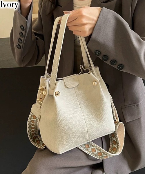 pumpkin port ショルダーバッグ バッグ 柄ベルト ゴールドビット