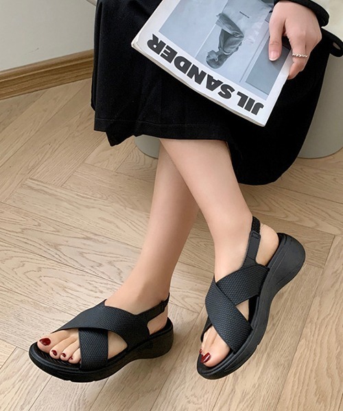 ing クロスベルトサンダル 厚底ウエッジソール L イング ing 厚底ウェッジサンダル （ブラック） -Mode et Jacomo