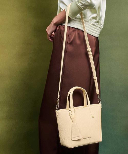 CHARLES & KEITH◆Beryl ベリルトートバッグ 通勤バッグ◆送料込 CHARLES ＆ KEITH トートバッグ Beryl ベリル レディース