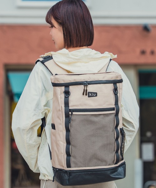 KiU（キウ） デイバック リュック 大容量スクエアバックパック 15