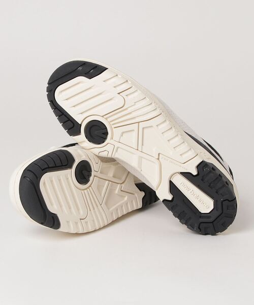 「New Balance」 ローカットスニーカー 22.5cm ホワイト×グレー メンズの画像
