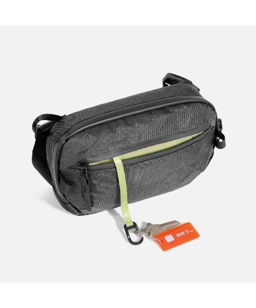 Aer（エアー） ショルダーバッグ AER Day Sling 4 Ultra / AER-28072