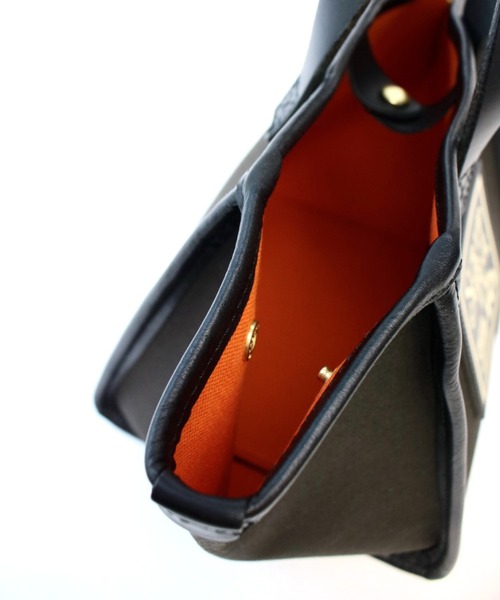 【t.】intoxic.トートバッグ 黒 Scrap Book トートバッグ 「intoxic.」LIMITED EDITION LADY