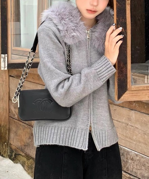 ampm（エーエムピーエム） パーカー ファーフードショートニット