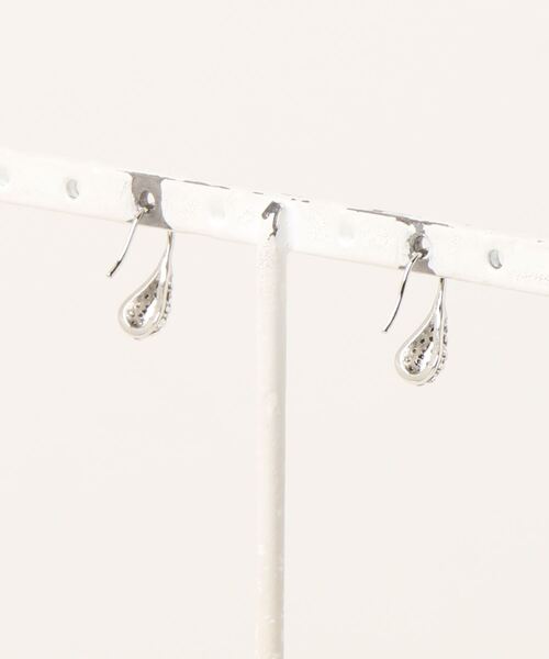 Three Four Time（スリーフォータイム） ピアス シズクパヴェピアス