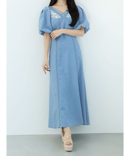 完売品✨　マーキュリーデュオ　パーツエンブロイダリーワンピース　M 半袖　青 完売品✨ マーキュリーデュオ パーツエンブロイダリーワンピース