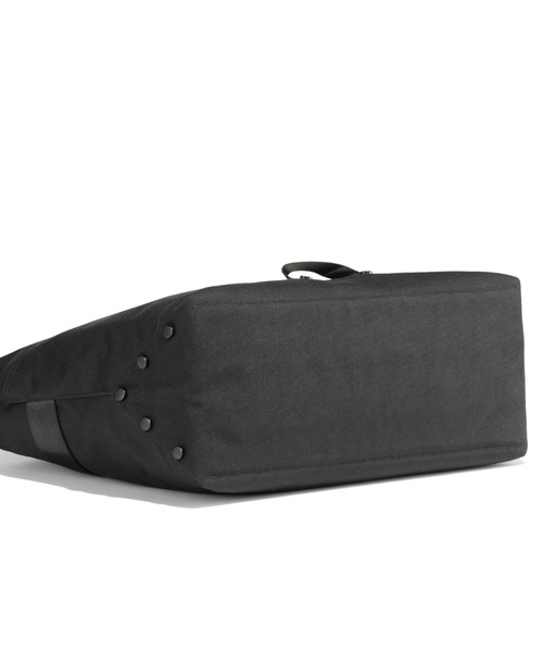 かのUNTRACK OUTDOOR PLUS THE TOTE ブラック UNTRACK」から石炭運搬用のコールバッグを現代風にアレンジした