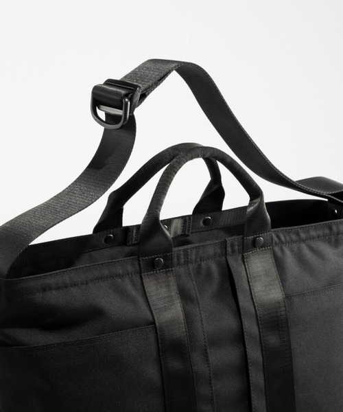 かのUNTRACK OUTDOOR PLUS THE TOTE ブラック UNTRACK」から石炭運搬用のコールバッグを現代風にアレンジした
