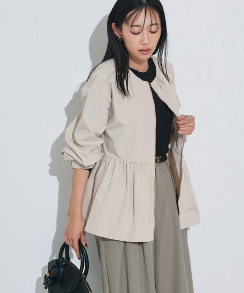 極美品✨24AW シビラ ノーカラージャケット ショートブルゾン ベージュ M 極美品✨24AW シビラ ノーカラージャケット ショートブルゾン ベージュ