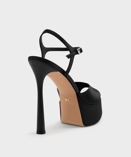 CHARLES ＆ KEITH（チャールズ&キース） 厚底 サンダル Francesca