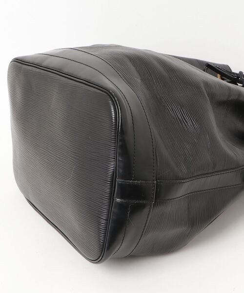 LOUIS VUITTON（ルイ・ヴィトン） エピ プチノエ ショルダーバッグ