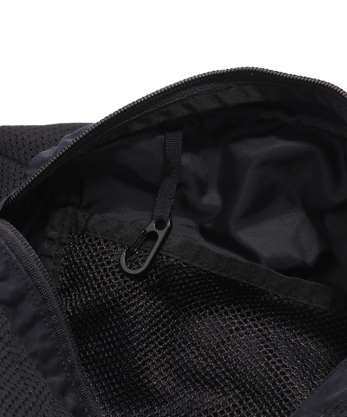 C.P. COMPANY（シーピーカンパニー） ショルダーバッグ NYLON B