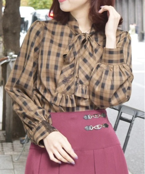 axes femme ブラウス シャツ 蝶×バラ刺繍ボウタイブラウス
