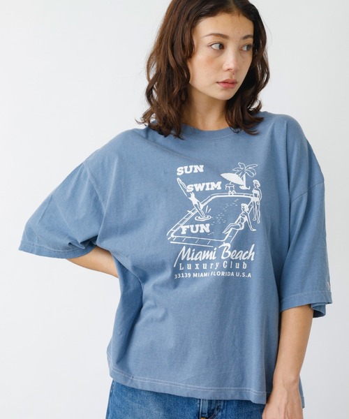 tシャツ 「PARROTT CANVAS/パロットキャンバス」グラフィックTシャツ　デランドホテル/プールサイド/半袖　「WEB限定」 レディース