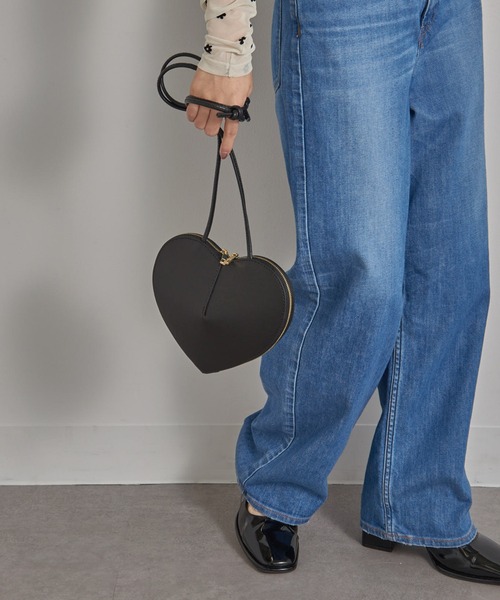 【美品】AULENTTI Heartショルダー　ブラック AULENTTI ショルダーバッグ バッグ 「AULENTTI」Heartショルダー