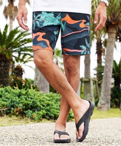 【未使用】RIP CURLの水着(D~DDカップ)＋パンツ黒×オレンジの花柄 RIP CURL（リップカール） 水着 「夏レジャー」ショートパンツ サーフ