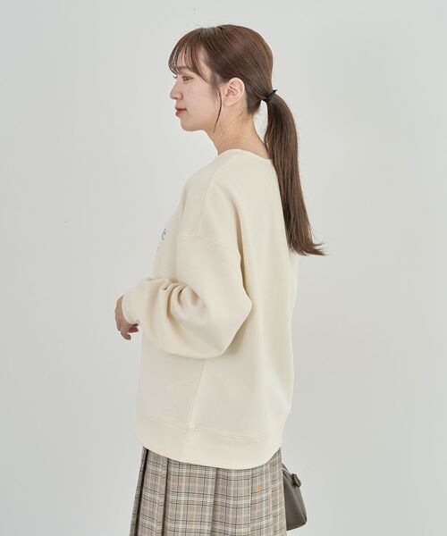 ハートデザインスウェットプルオーバー(オフ×グリーン) HUG.U トップス レディース スウェット ロゴ トレーナー プル