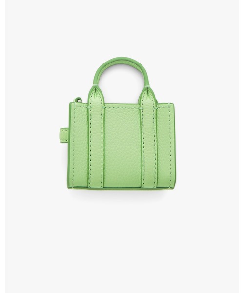 美品 マークジェイコブス ナノトートバッグ チャーム ホワイト アクセサリー MARC JACOBS（マークジェイコブス）の「THE NANO TOTE BAG CHARM