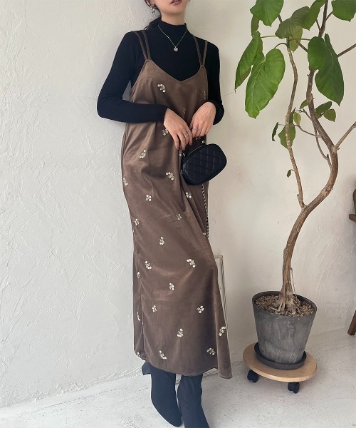 黒 花柄刺繍 キャミソールロングワンピース ワンピース 花柄 刺繍 ベロアキャミワンピース : ZOZOTOWN Yahoo!店