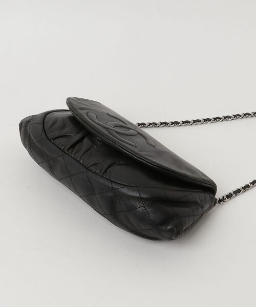 CHANEL（シャネル） ハーフムーン マトラッセ チェーンショルダー
