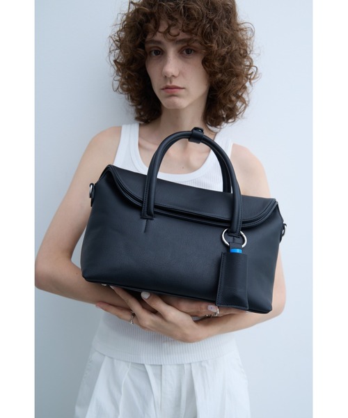 un/neu ボストンバッグ チャーム付き2WAYフラップボストン / ペット