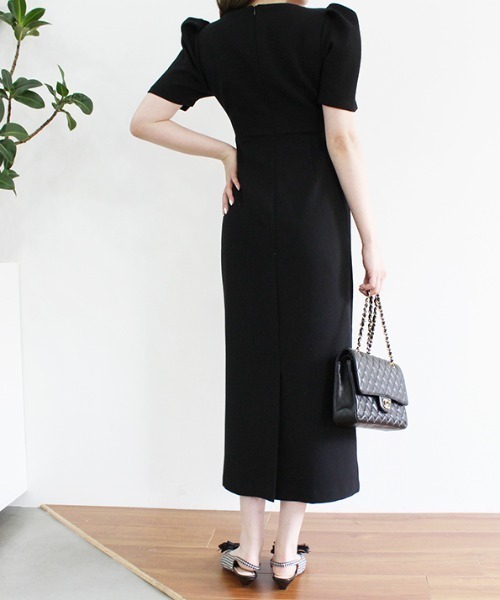 ワンピース パフショルダースクエアネックワンピース
