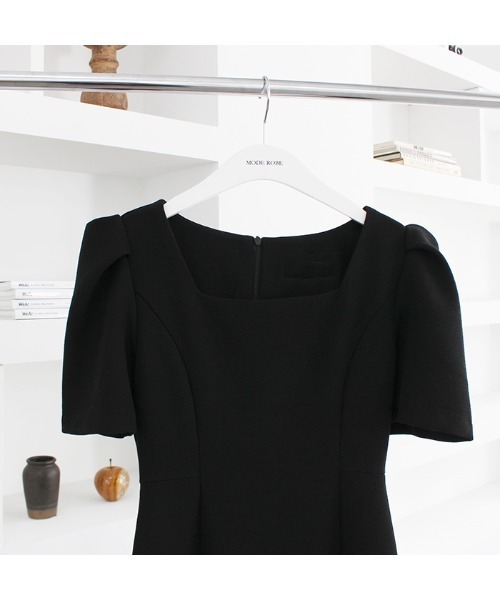 ワンピース パフショルダースクエアネックワンピース