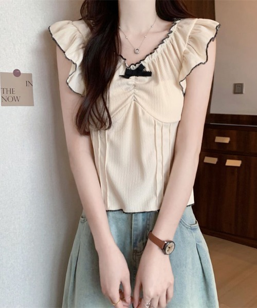 tシャツ 胸元のリボンがかわいい！フリルギャザーデザイン