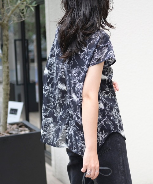 ＆HALF ブラウス シャツ マルチ柄フレンチスリーブブラウス（花柄