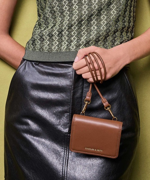 CHARLES & KEITH◆Lyla ライラ ノットストラップウォレット Lyla ライラ ノットストラップウォレット - Black | CHARLES
