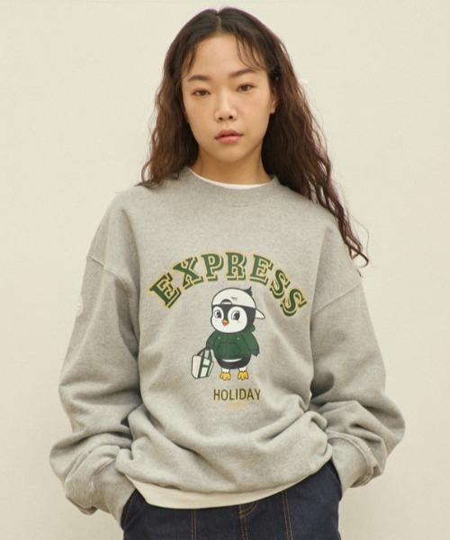 トレーナー スウェット A'GEM/9 × .kom「Express Holiday/エクスプレスホリデー」Express Holiday Stand