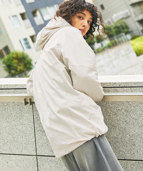 フード付きベージュジャケット　マンテンパーカー THE NORTH FACE ノースフェイス パーカー 上着 ジャケット