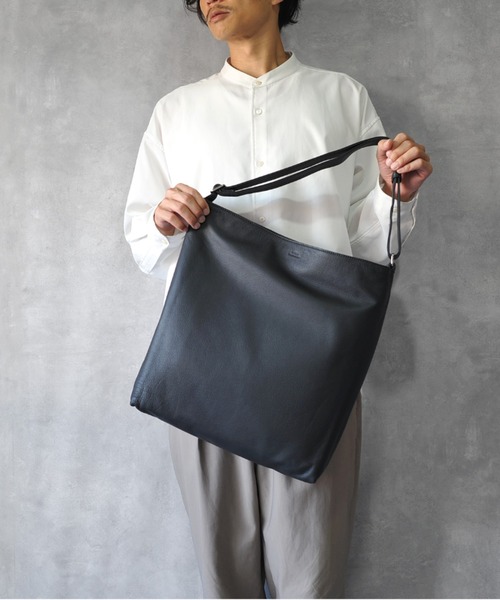 SEEKER（シーカー） ショルダーバッグ 「MATTE」ソフトレザー ビッグ