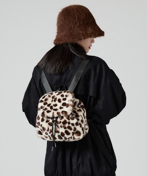 [新品未使用] opium グレー fur backpack ファー リュック 新品未使用] opium グレー fur backpack ファー リュック - メルカリ