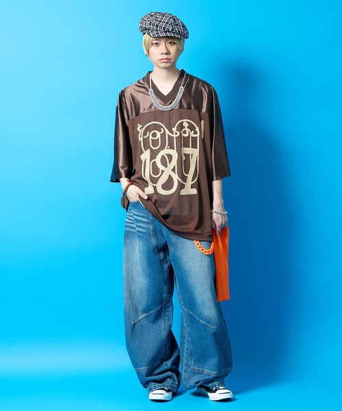 tシャツ a.p.o.v. ポップグラフィックナンバリングオーバーサイズ切替