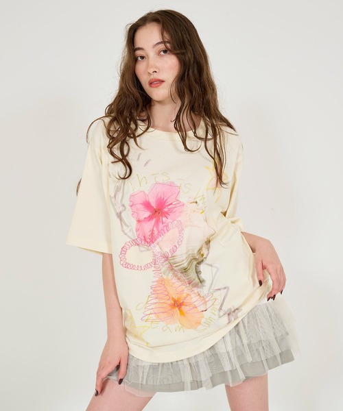 完売商品TINA：JOJUN フラワーコラージュ オーバーTシャツ アイボリー TINA：JOJUN tシャツ フラワーコラージュ オーバーTシャツ