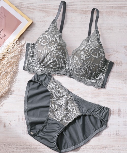 ブラジャー ショーツセット 「盛れる！脇高設計でぷよ肉すっきり」谷間