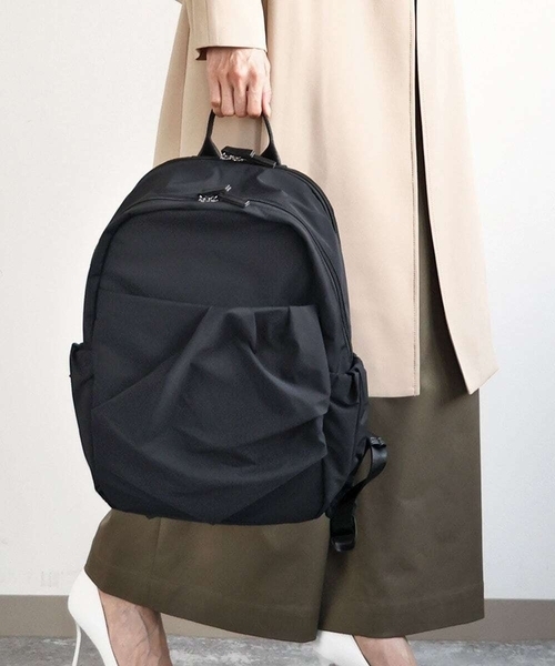 MK MICHEL KLEIN デイバック リュック 「A4収納可能」タック