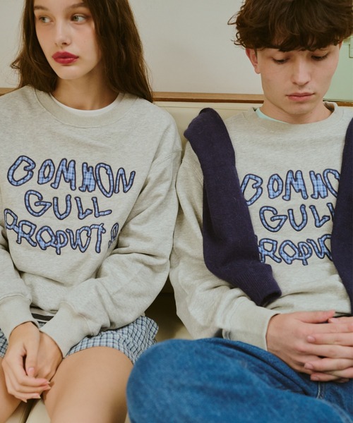 common gull products. トレーナー スウェット ブランコに乗ったcommon