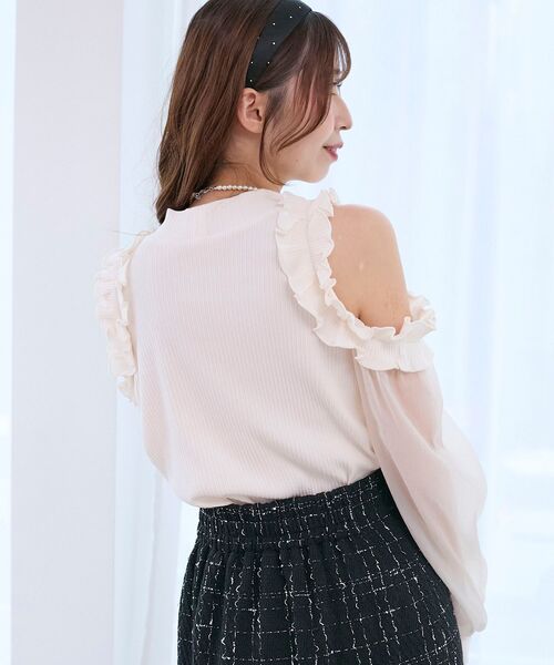 Twistyショルダーフリルトップス MAJESTIC LEGON（マジェスティックレゴン） tシャツ オープン