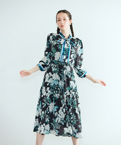 新品タグ付] Audie a Muses チェリープリントプリーツワンピース