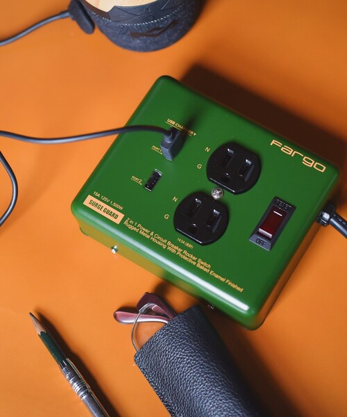 FREAK'S STORE Fargo/ファーゴ STEEL TAP USB 3.4A/AC4個口 USB