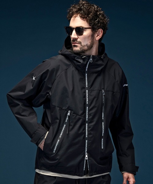 マウンテンパーカー ウインドブレーカー 1PIU1UGUALE3 RELAX × +phenix  