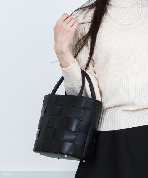 ショルダーバッグ バッグ 「Pua Moena」シープスキン メッシュ
