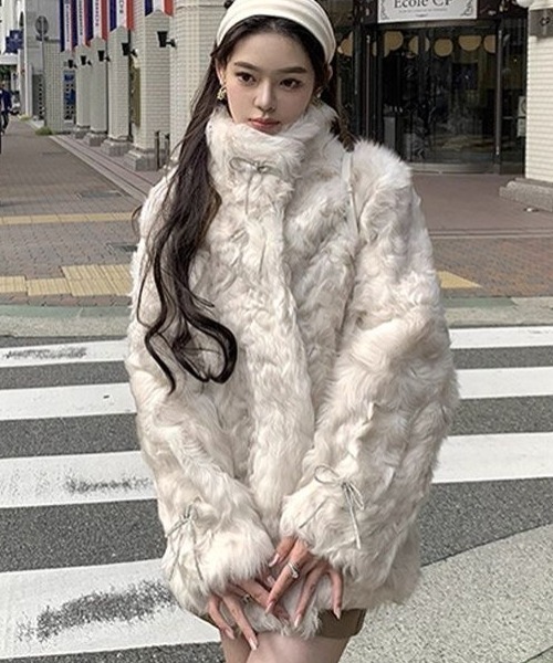 新品　アンパスィ　アウター　ジャケット　ブルゾン ファー付き　防寒　ふわふわ 楽天市場】 ショート丈 送料無料 ブルゾン ふわふわ アウター 2023秋冬