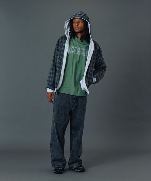 XLarge フレイムプリントパンツ Mサイズ XLARGE（エクストララージ）の「FLAME DENIM PAINTER SHORT PANTS