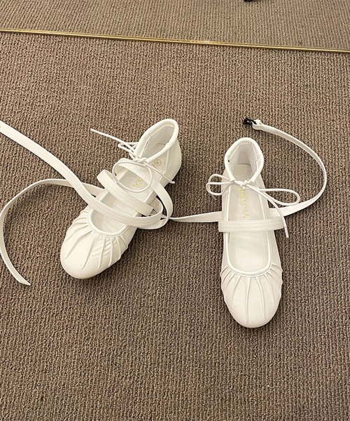 Revo. バレエシューズ パンプス ラウンドトゥ ストラップ付き レース