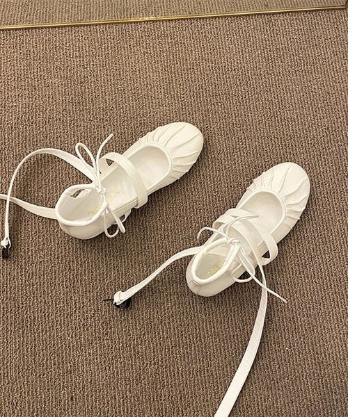 Revo. バレエシューズ パンプス ラウンドトゥ ストラップ付き レース